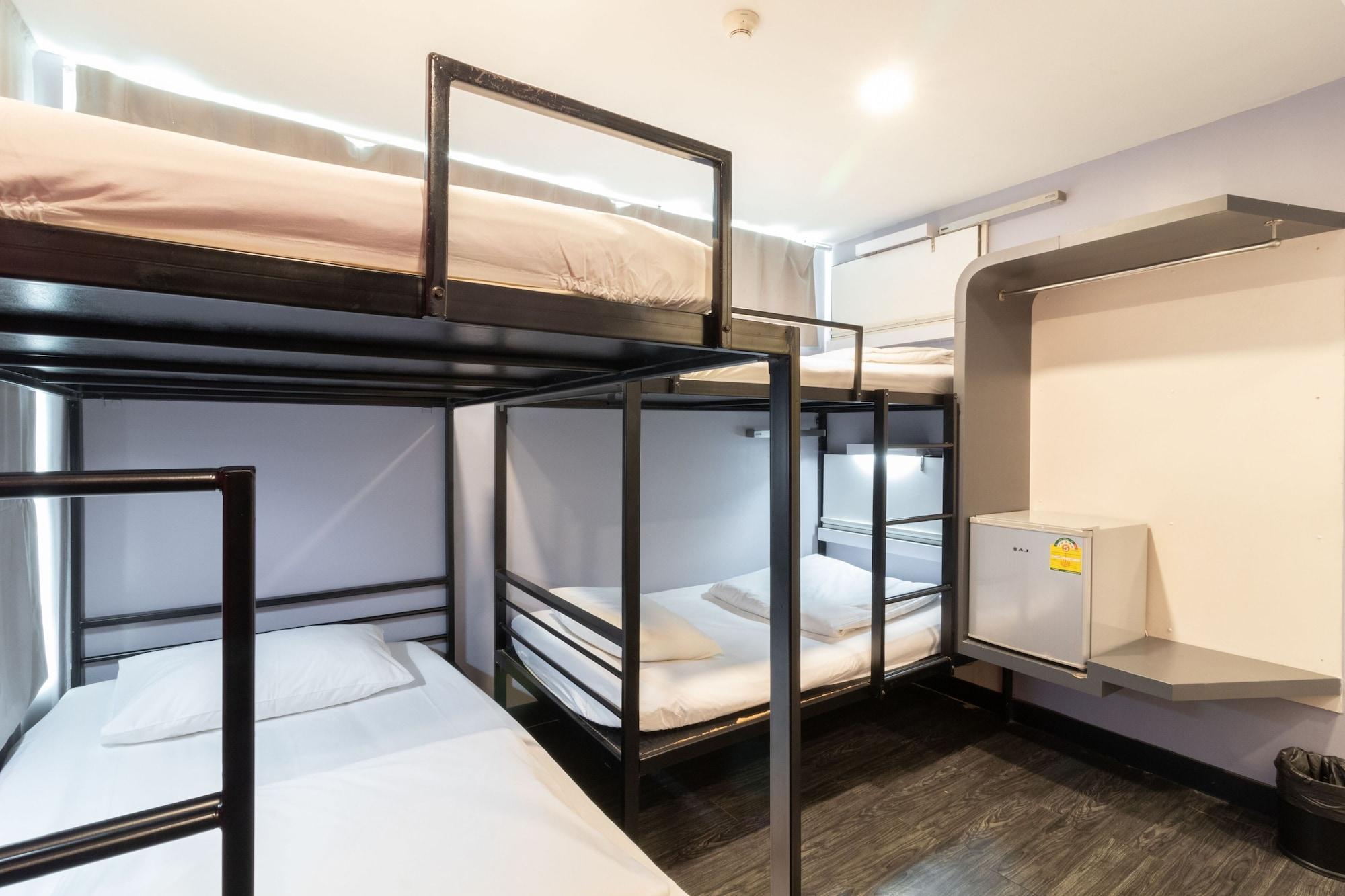 Cheqinn - Sukhumvit 4 Nana Plaza 曼谷