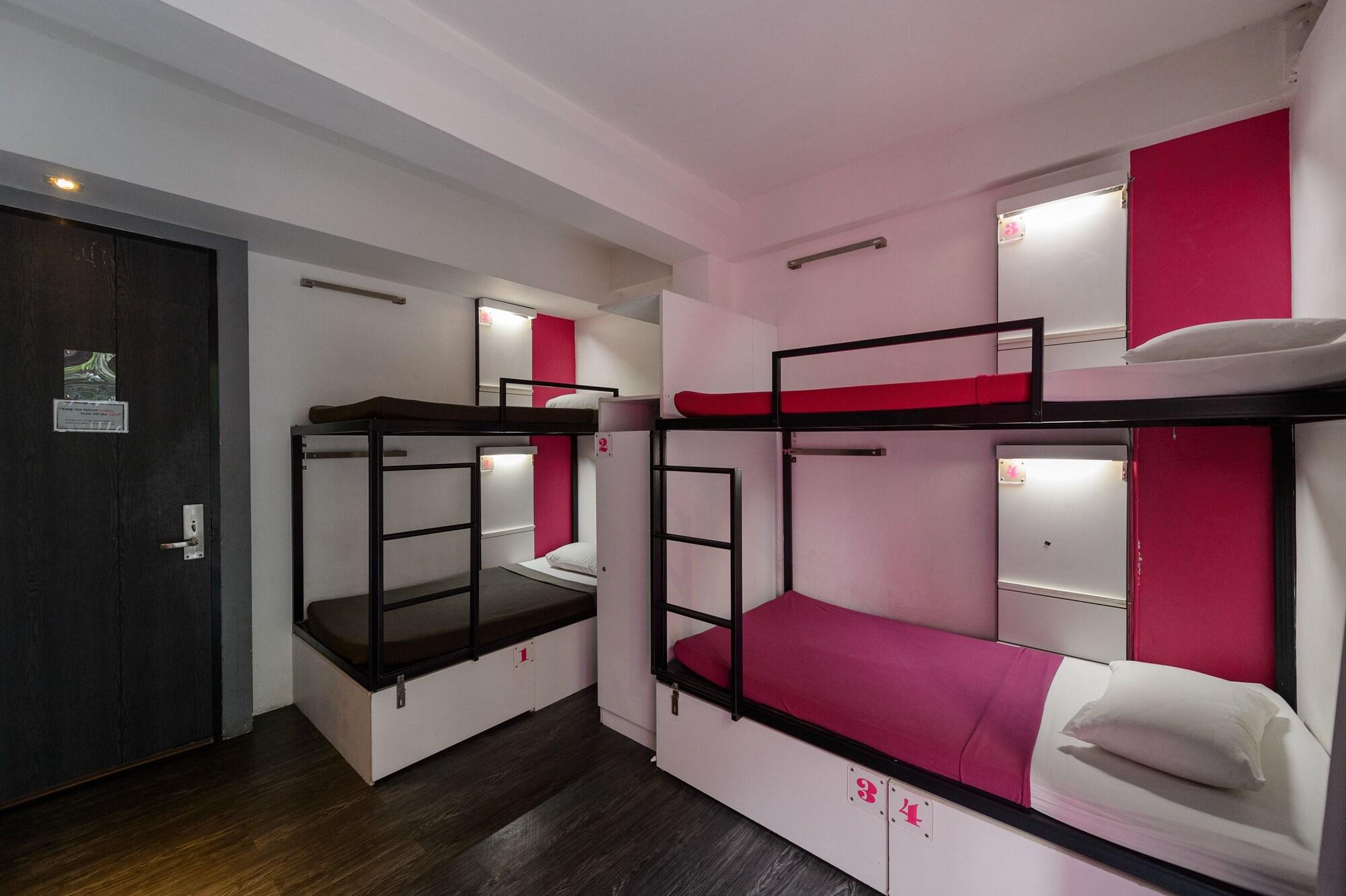 Cheqinn - Sukhumvit 4 Nana Plaza 曼谷