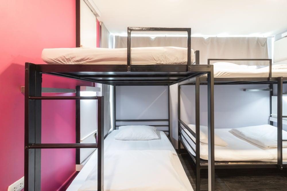 Cheqinn - Sukhumvit 4 Nana Plaza 3*
