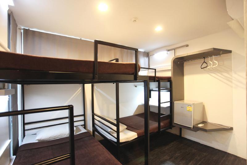 Cheqinn - Sukhumvit 4 Nana Plaza 旅馆 *